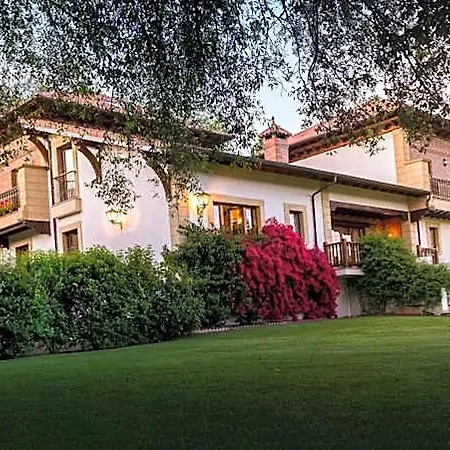 Hotel La Robleda *