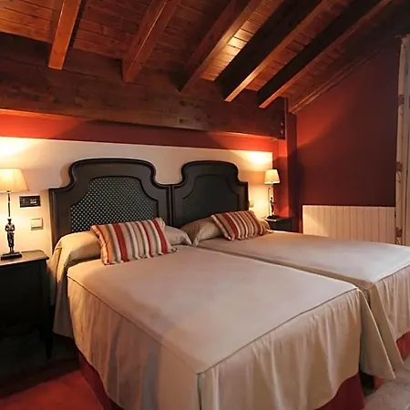 La Robleda Hotel